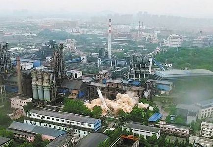龍井煙囪定向拆除爆破技術(shù)：