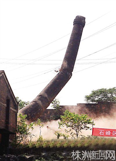 穆棱煙囪定向拆除價格低施工場地大