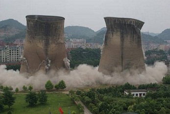 水塔、煙囪爆破拆除方法的特點