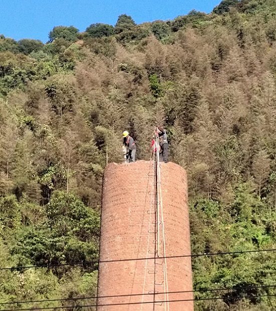 山東拆除煙囪公司：消除安全隱患，從拆除煙筒開始！